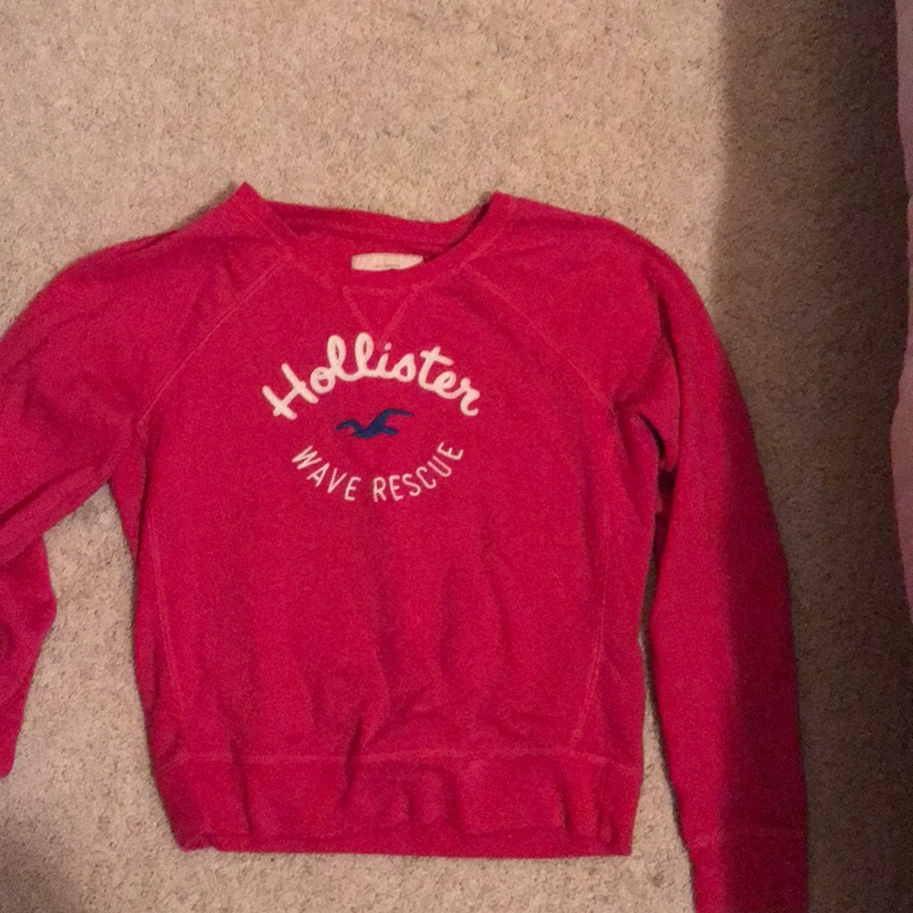 A pink hollister crew neck